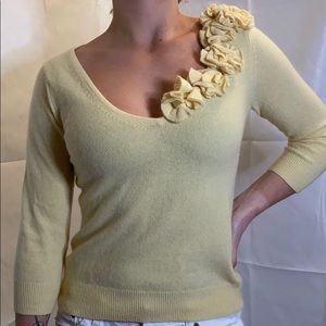 V neck sweater with flower embellishment